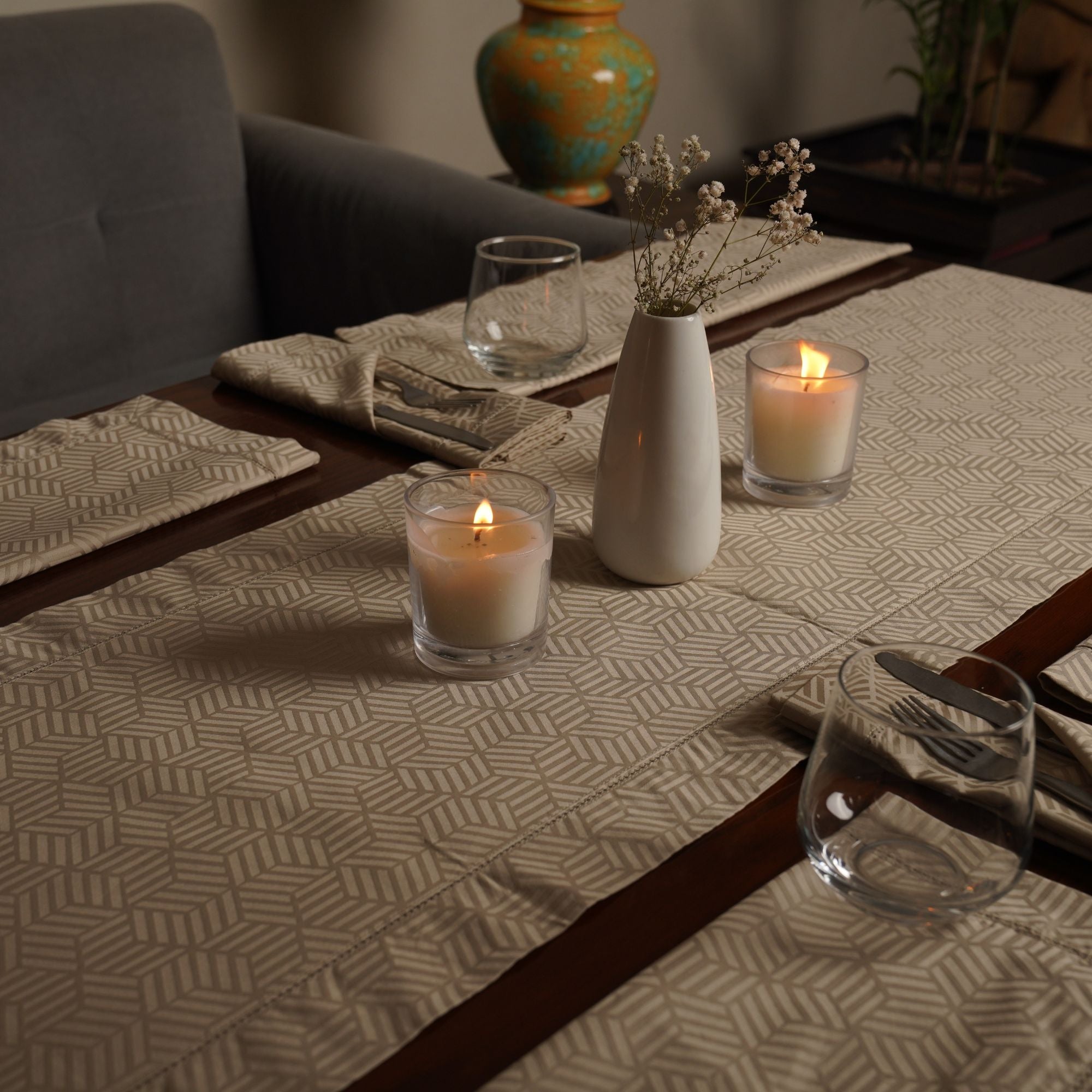 Jacquard Table Runner Luxe-Edition