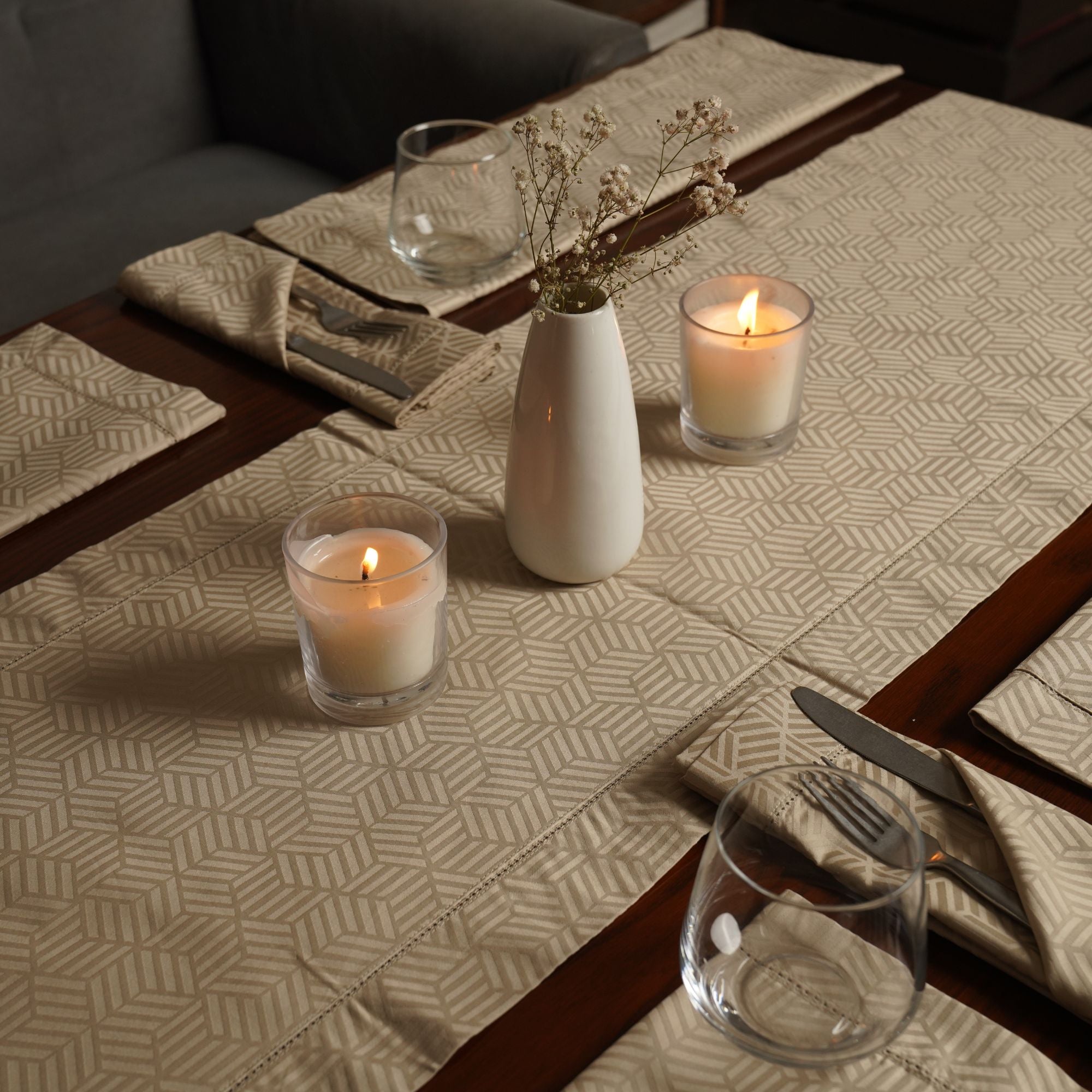 Jacquard Table Runner Luxe-Edition