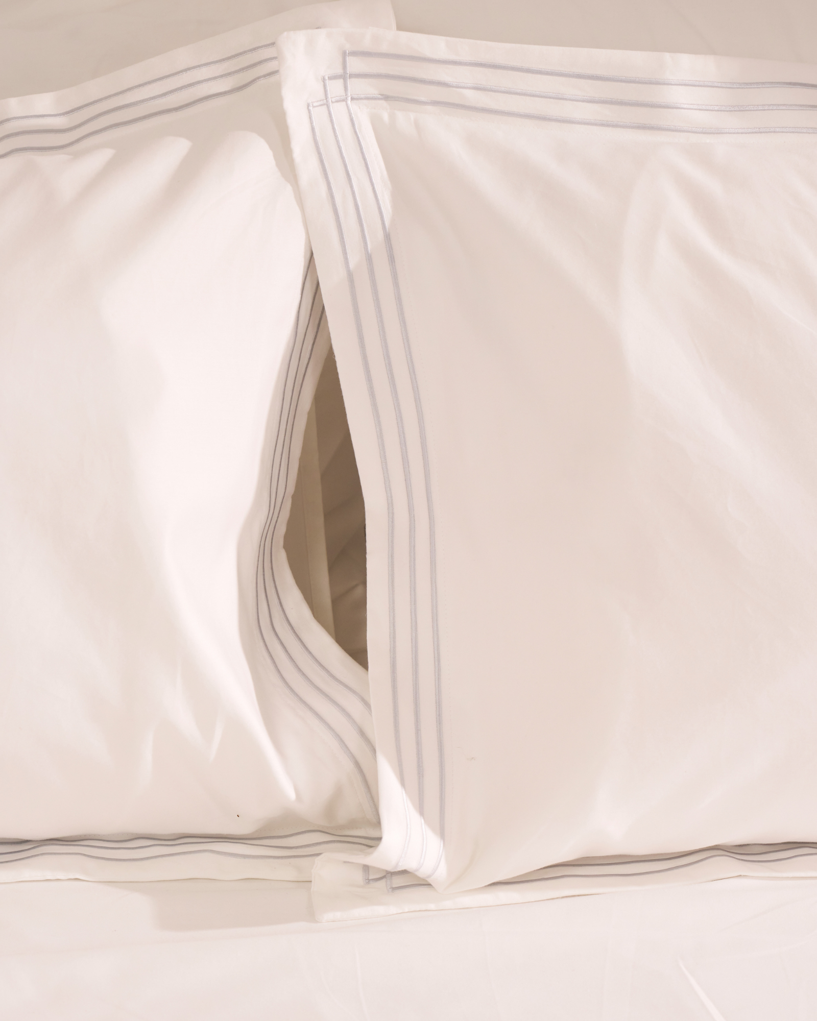 White T800 Silver Duvet Cover Set - Luxe Edition