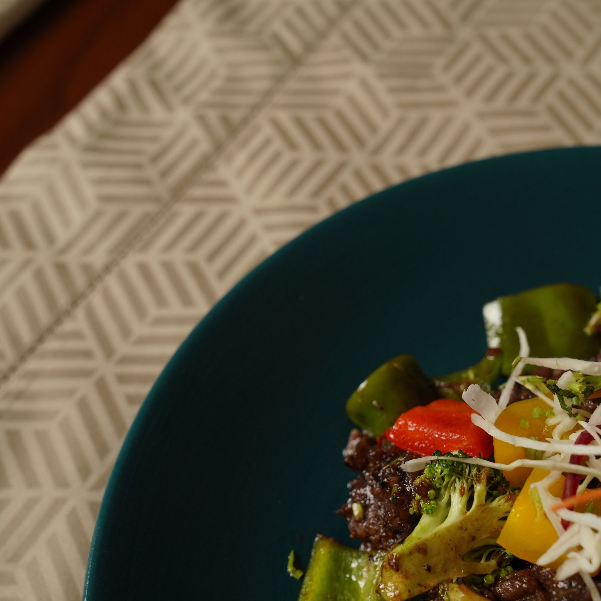 Jacquard Table Runner Luxe-Edition