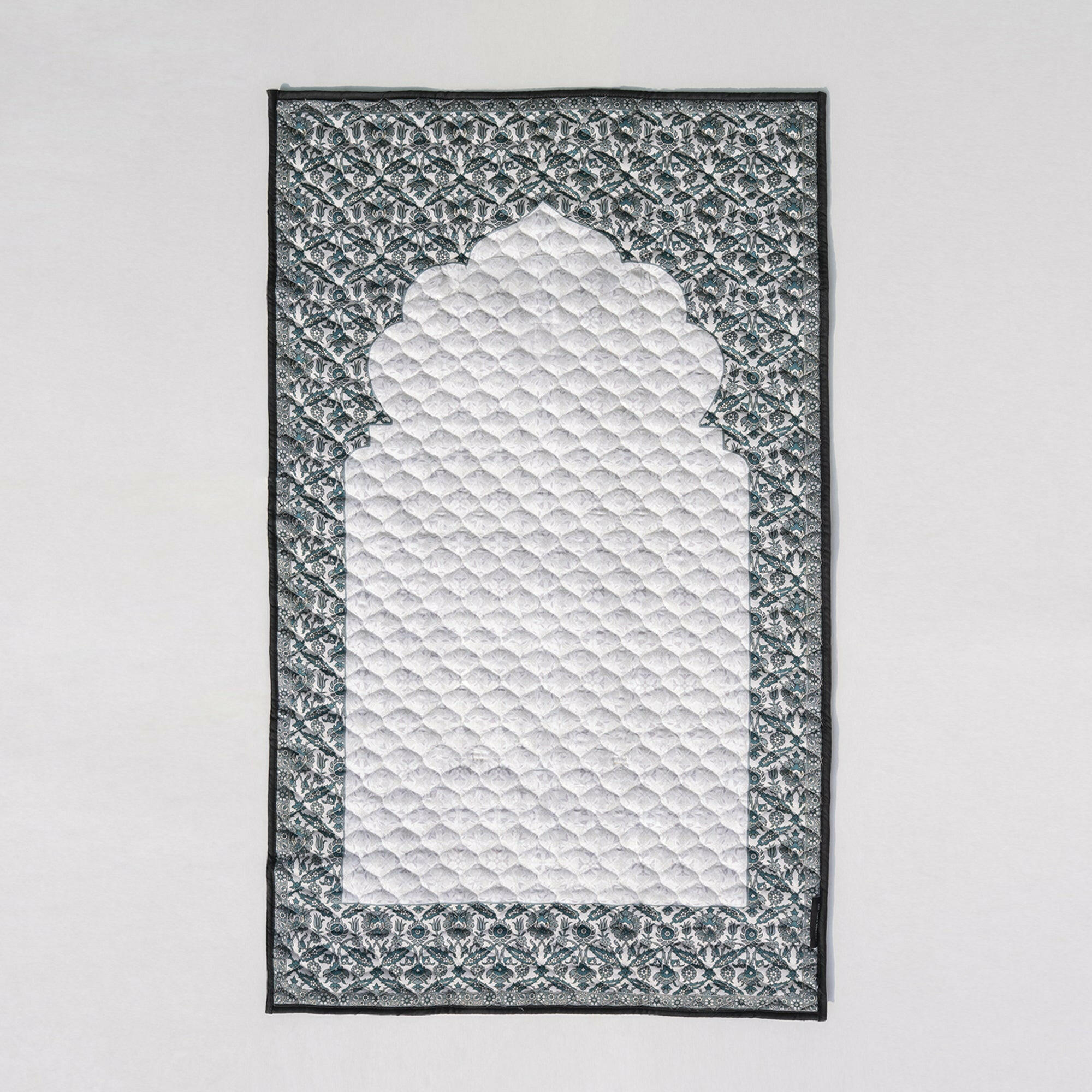 Soroush Travel Prayer Mat - THE LINEN COMPANY